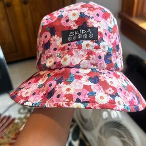 SKIDA bucket hat - “Sedona” red and pink floral